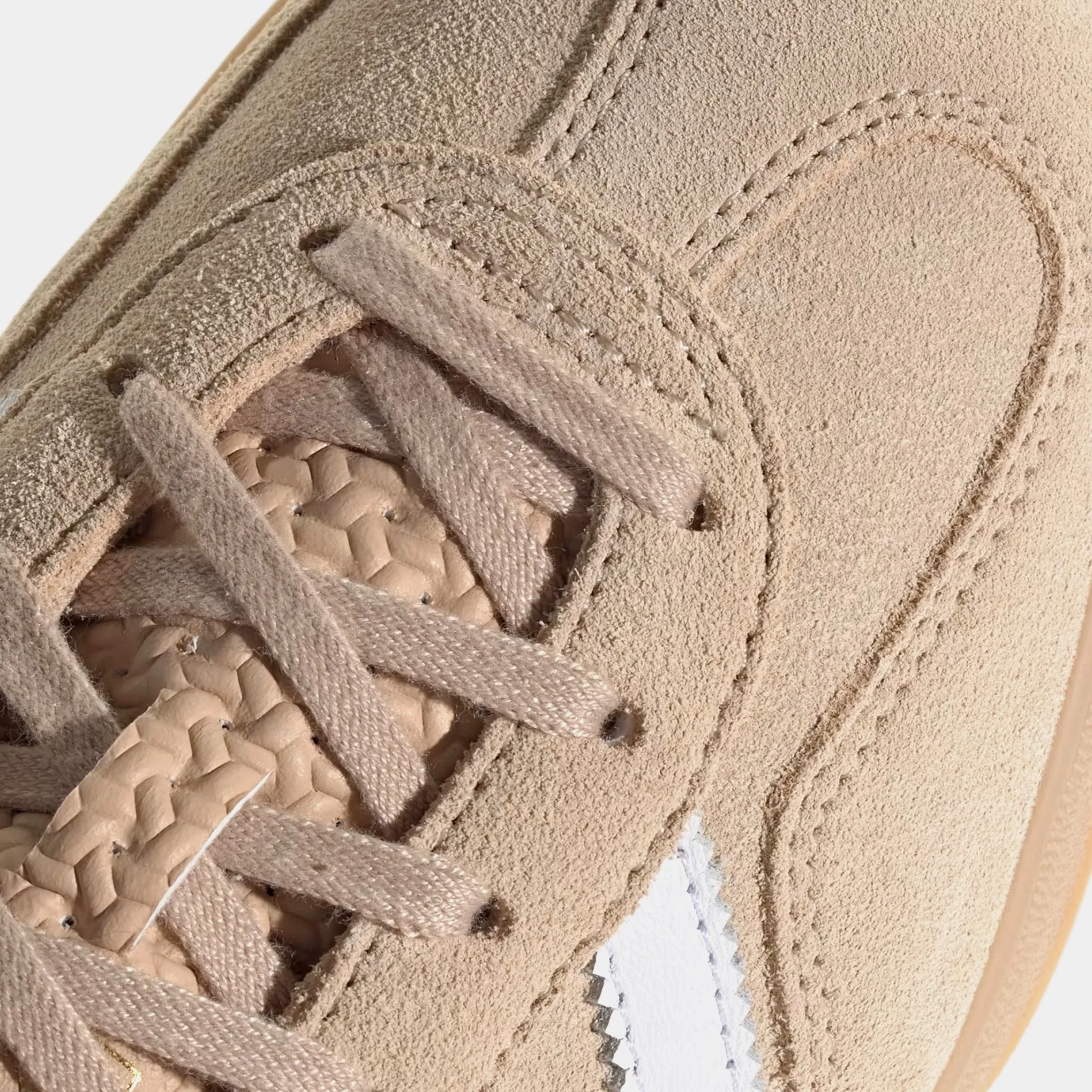 Gazelle Indoor Womens Lifestyle Shoes (Magic Beige/Cloud White)