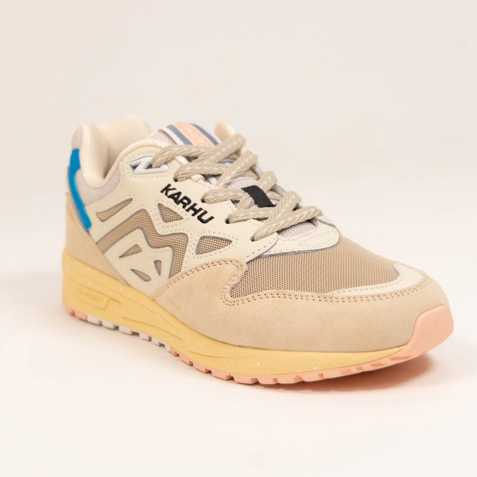 Karhu Legacy 96 "Flow State" Pack - White Cap/Silver Lining