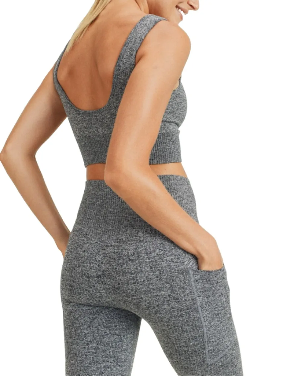 Mono B Hybrid Seamless Ribbed Sports Bra AT3041