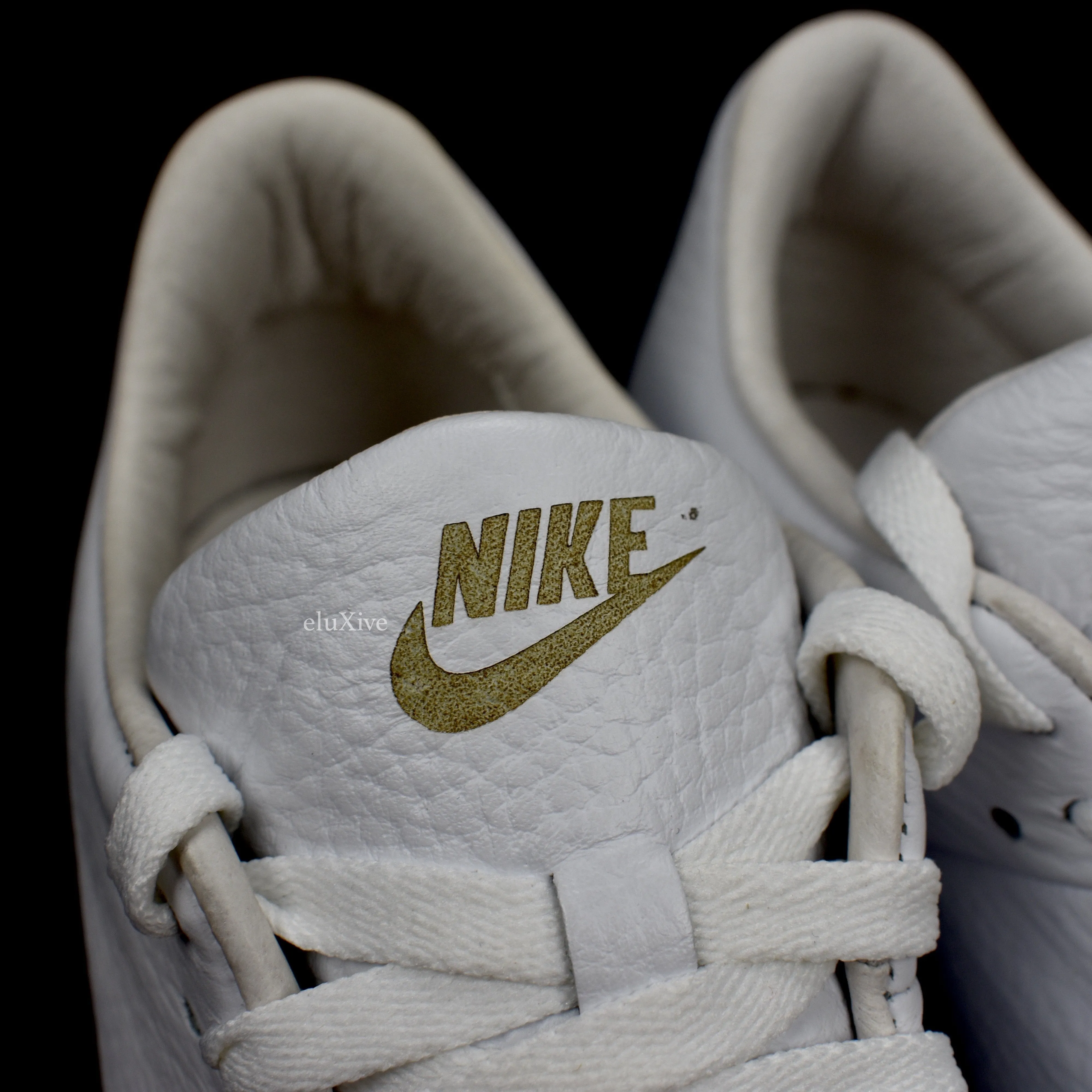Nike - Dunk Low Supreme 'Seamless' (White)