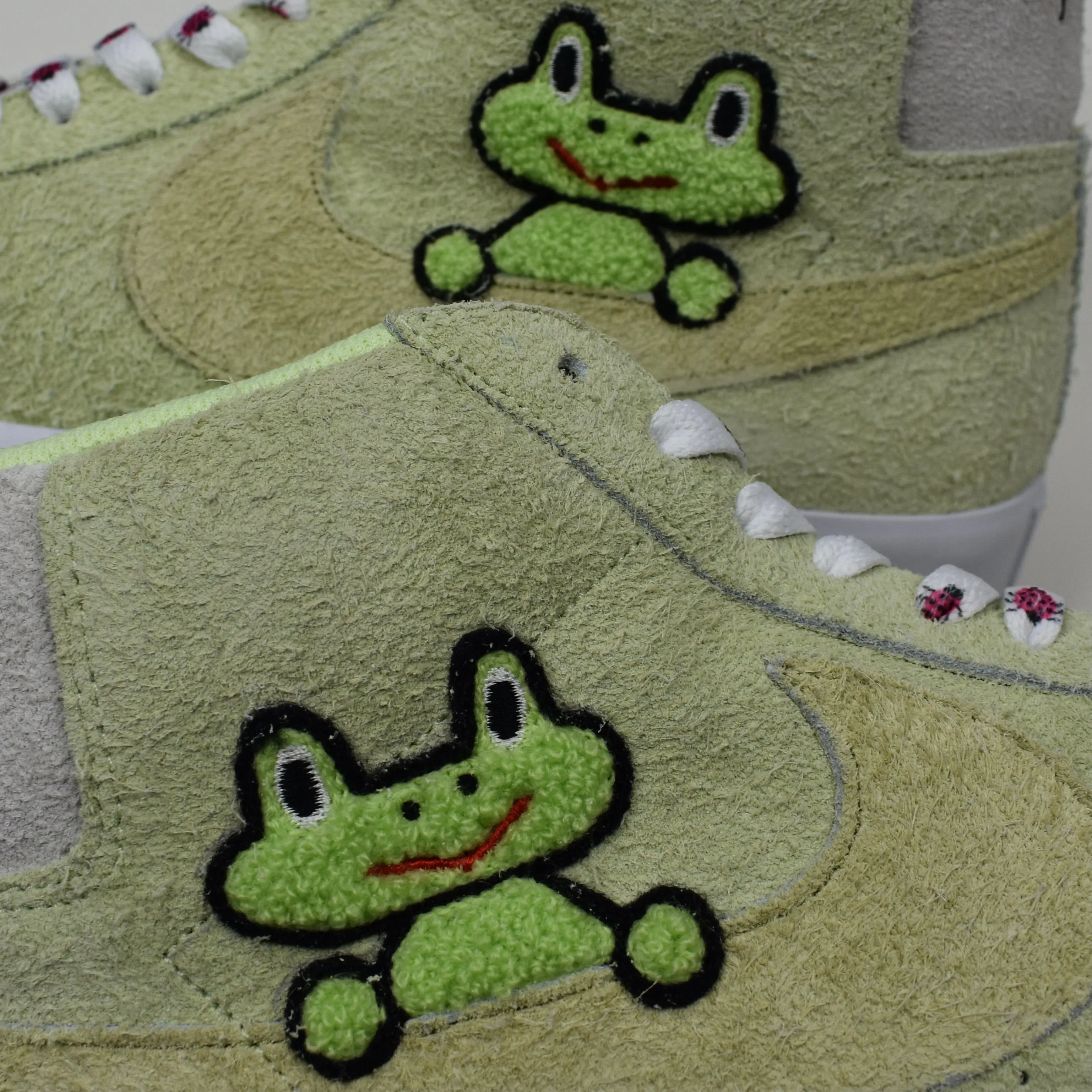 Nike x Frog Skateboards - SB Zoom Blazer Mid QS 'Fuzzy Suede'