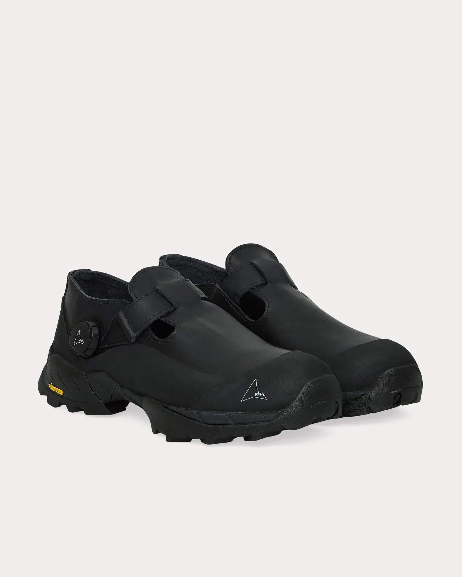 Pala Black Sandals