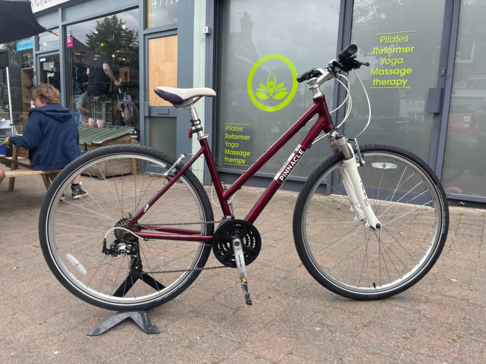 PRE-LOVED Pinnacle Hybrid Bike